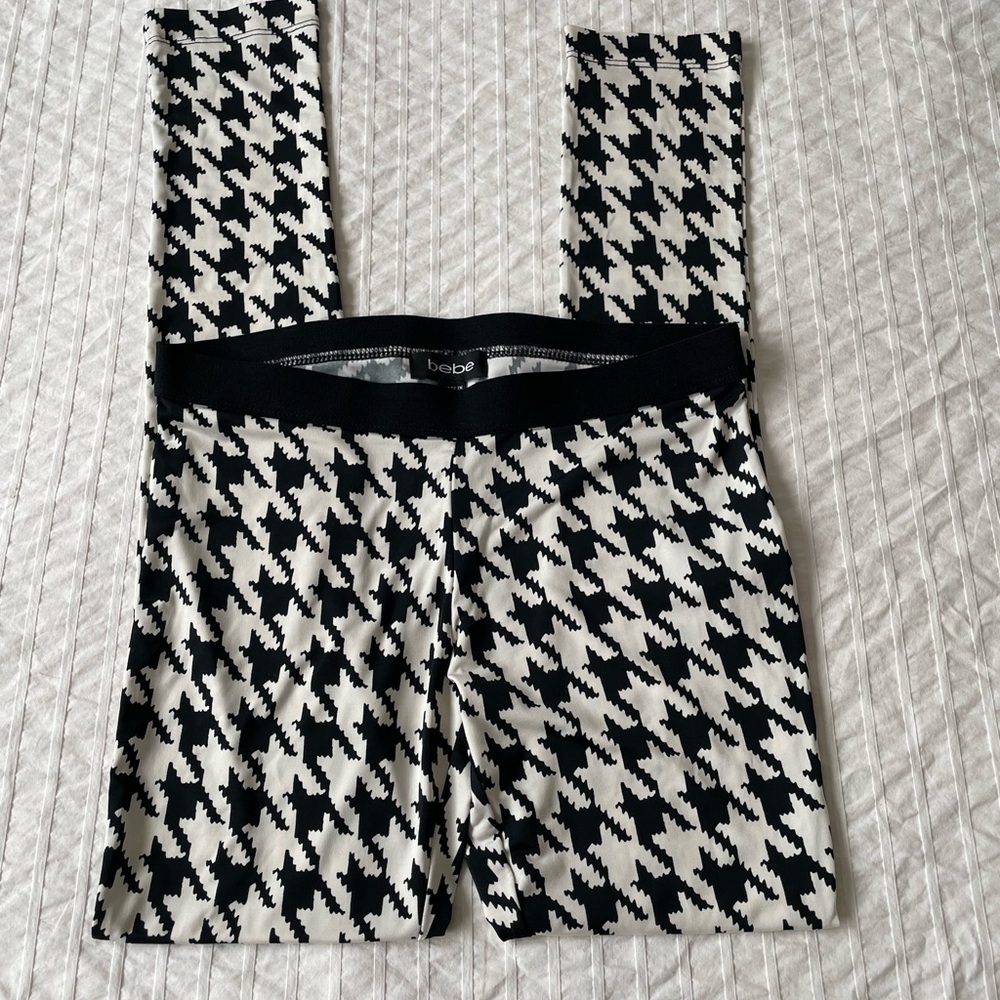 Bebe Women’s Monochrome Houndstooth Leggings XS Black & white